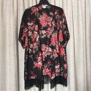 🌻LulaRoe Fringe Kimono🌻